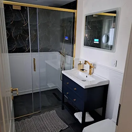 Elsdorf Stay Villa *